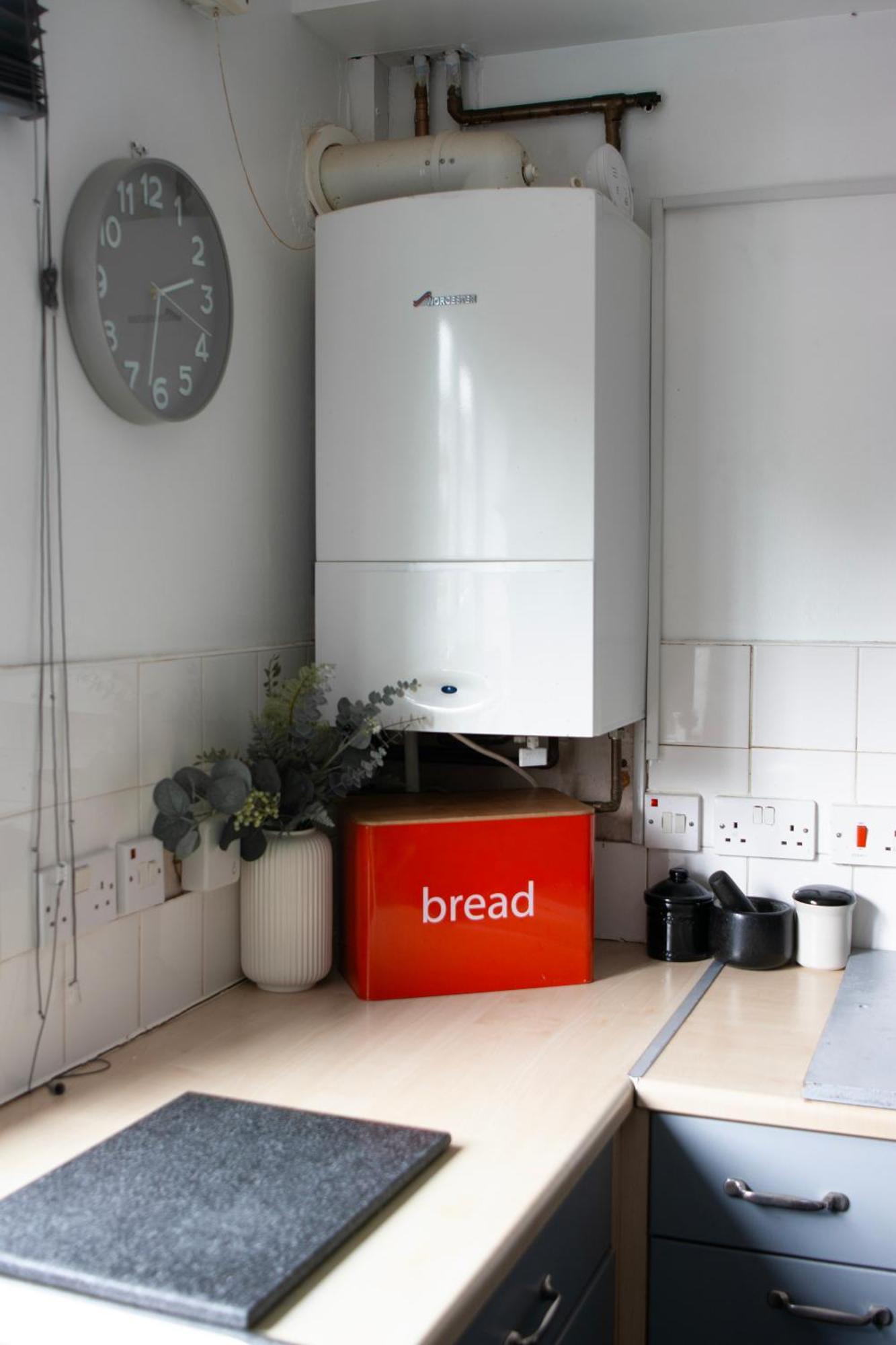 Well-Equipped 4 Bedroom House Close To City Centre リーズ エクステリア 写真